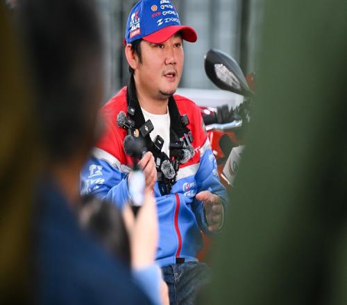 張雪出圈：讓人有所熱愛，比什么都重要