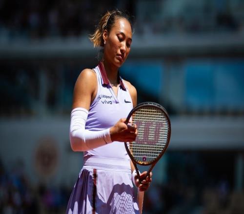 因傷退出斯圖加特站，鄭欽文紅土賽季首秀將推遲