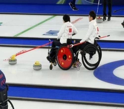 米蘭冬殘奧會(huì)中國(guó)輪椅冰壺隊(duì)首戰(zhàn)告捷快訊