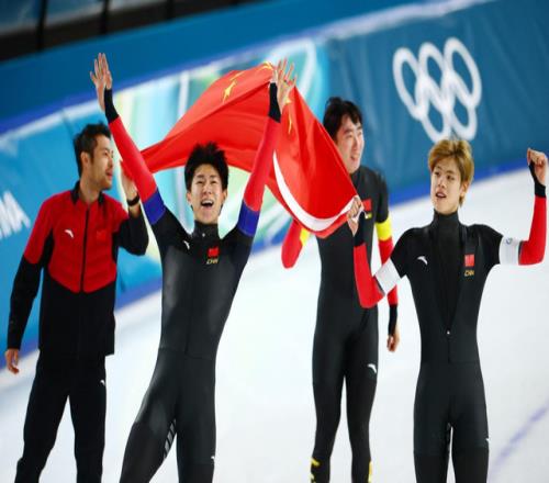 沒能站上領獎臺的安踏，卻站在米蘭冬奧的中心