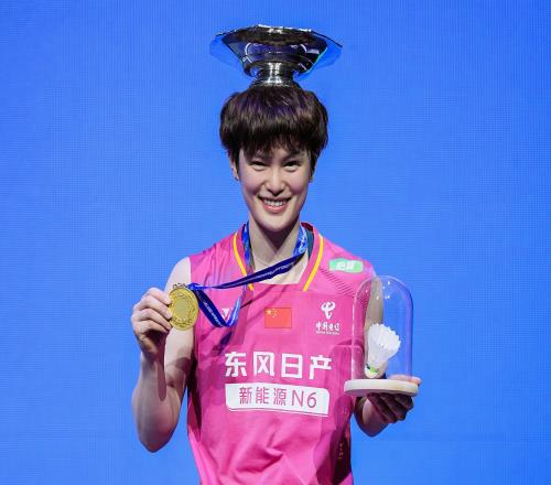 擊敗世界第一奪冠！中國女羽25歲王牌復(fù)仇背后：回去繼續(xù)出操