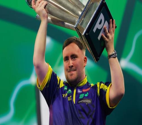 18歲的他衛(wèi)冕成功奪冠獎金100萬英鎊