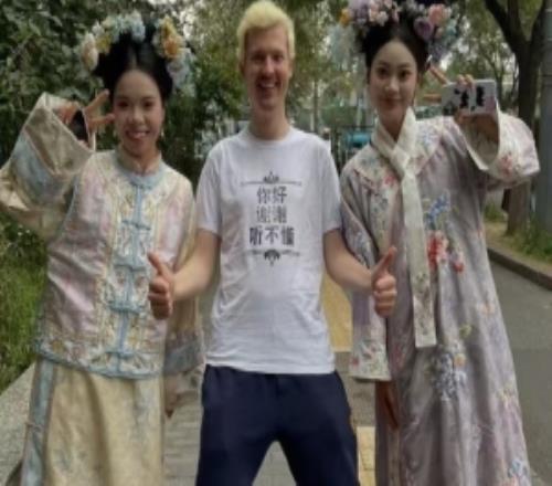 G2官媒曬日常照：早上好！北京！努努大王來了，但，被gank了
