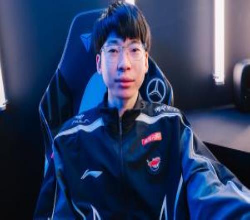 AL.Hope个人社媒遭网友爆破:怒喷Hope发挥太烂!让他光速退役!