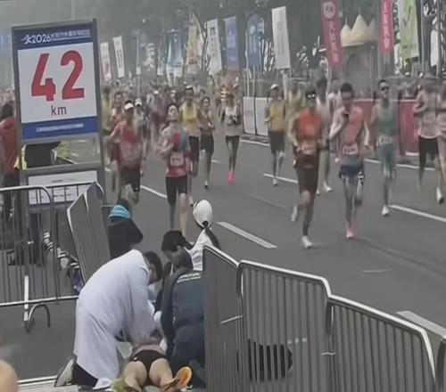 一馬拉松選手，倒在42公里處，搶救無效去世