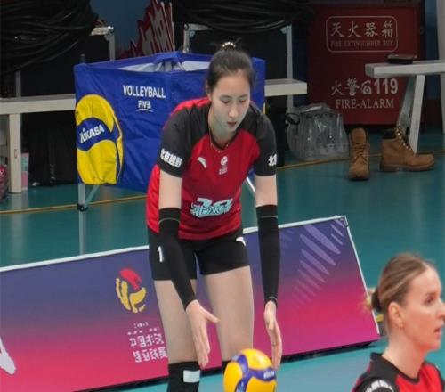 又美又能打！女排17歲1米95新星崛起：12扣9中真穩(wěn)，趙勇招進(jìn)她