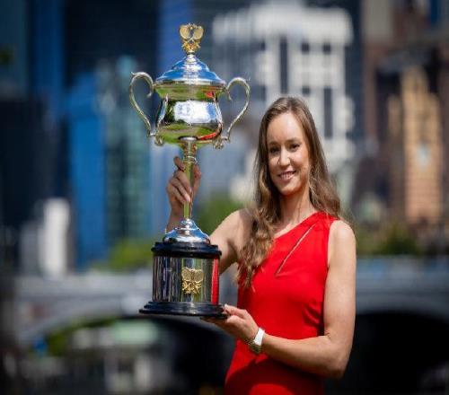 近三百萬獎(jiǎng)金！張帥成澳網(wǎng)最大中國(guó)贏家