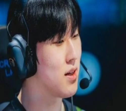 Zeka：只打過一次訓練賽想和新隊友們一起舉起很多冠軍獎杯