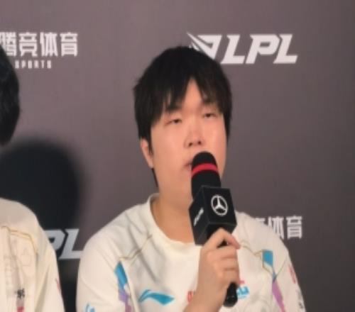 Bin：想拿前二要拿下TES和iG所以我觉得我们都可以赢
