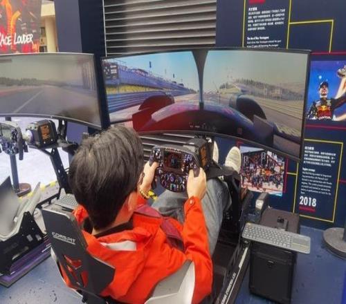想挑戰(zhàn)F1換胎記錄嗎南京東路世紀廣場，黃浦賽車節(jié)等你來玩！