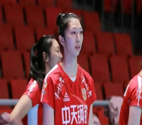 轟27分！中國(guó)女排23歲MVP王牌大閃耀：沖冠看齊李盈瑩