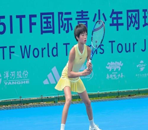 兩戰(zhàn)全勝！中國女網(wǎng)14歲小花閃耀世少賽：鄭欽文王欣瑜后繼有人