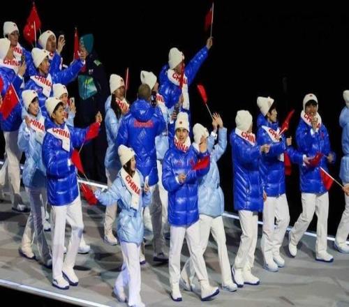 中國(guó)體育代表團(tuán)身著特色裝備亮相2026米蘭冬奧會(huì)開幕式