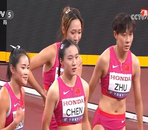 女子4100米接力：中國(guó)隊(duì)跑出42秒94賽季最佳，小組第六無緣決賽