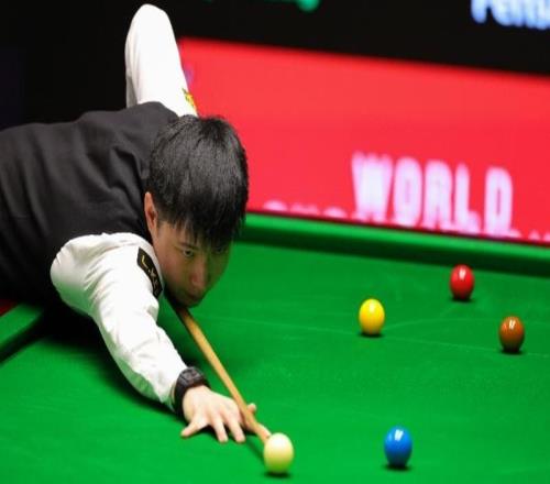 斯諾克世錦賽中國(guó)德比落幕，趙心童力克丁俊暉挺進(jìn)八強(qiáng)