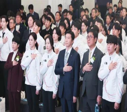 恭喜！他成為米蘭冬奧會火炬手了！