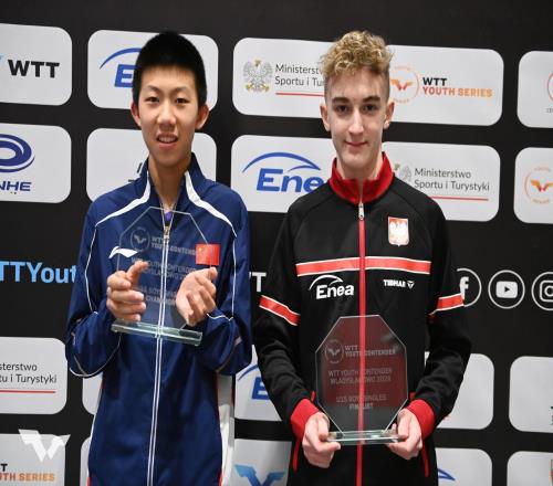 勇奪雙冠！國(guó)乒14歲新星崛起：外公帶他入門(mén)，看齊王楚欽林詩(shī)棟