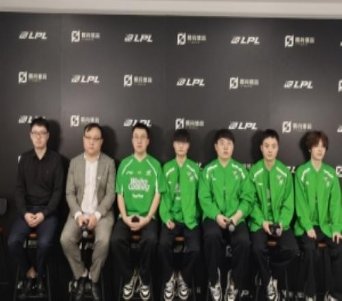 WBG賽后群訪Xiaohu：能提升的地方非常多努力訓(xùn)練同時注意休息