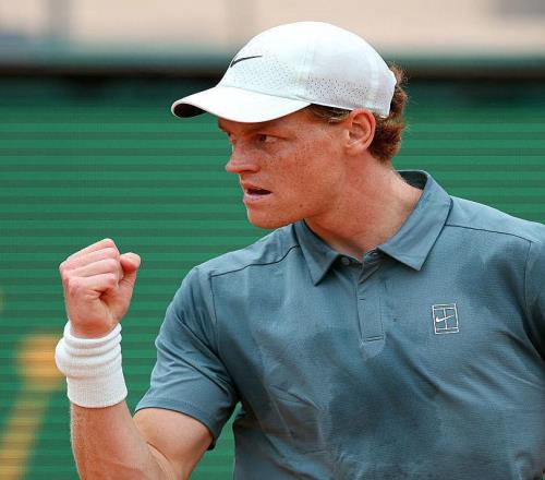 辛納玩長(zhǎng)不玩短，霍達(dá)爾又贏球，卡普逆轉(zhuǎn)晉級(jí)，卡薩無(wú)緣戰(zhàn)斯瓦