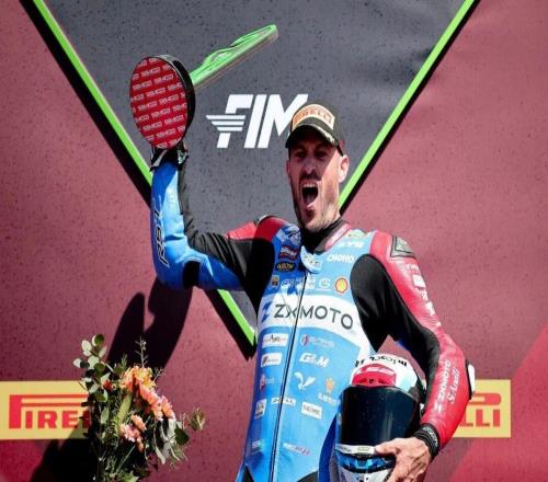 請(qǐng)把張雪的故事拍成電影，給彷徨的追夢(mèng)人，給堅(jiān)韌的追風(fēng)者