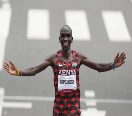 “以后我跟馬拉松之神戴同款”，華為手表與“地表最強(qiáng)跑團(tuán)”合作讓跑步中產(chǎn)興奮成啥樣了