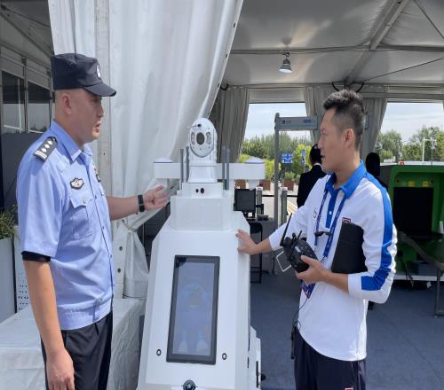 中网开赛安保“一馆一策”，观众散场走快速通道免检直接进地铁站