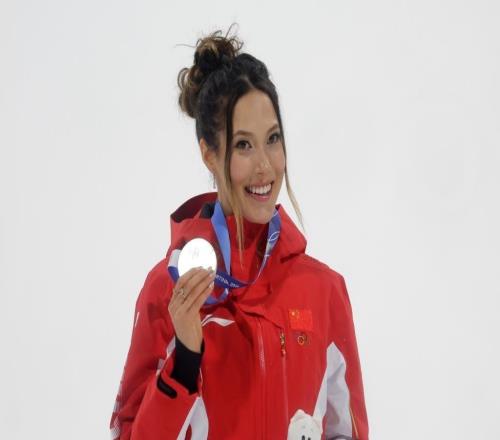 谷愛凌再添一銀，創(chuàng)造歷史背后，她的“敢于上場”更珍貴