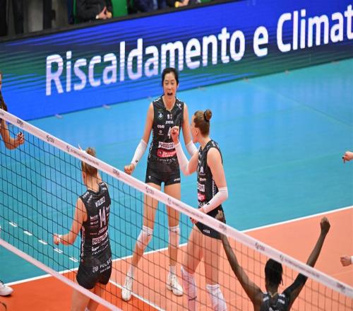 淚目！朱婷4天2戰(zhàn)轟45分夢回巔峰，趙勇召回她沖奧運(yùn)資格