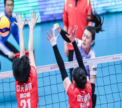 恭喜！中國女排25歲重炮復(fù)活：李盈瑩冠軍搭檔轟14分力挫衛(wèi)冕冠軍