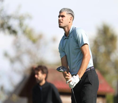 阿爾卡拉斯遭輿論抨擊：傷病被歸咎于場外生活，高爾夫成誘因