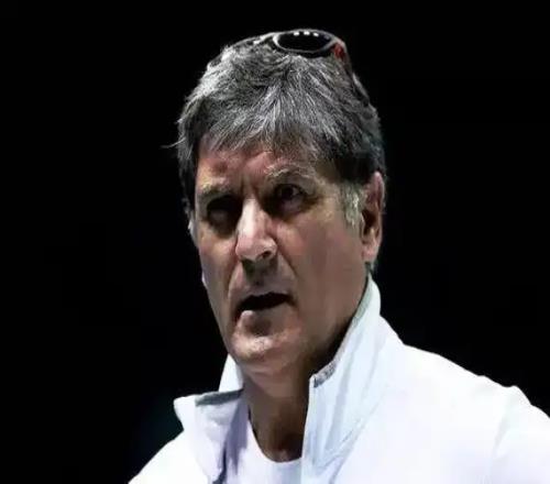 托尼稱阿卡對(duì)手弱于納豆的，俄網(wǎng)主席回應(yīng)球員轉(zhuǎn)籍，A拉確認(rèn)出山