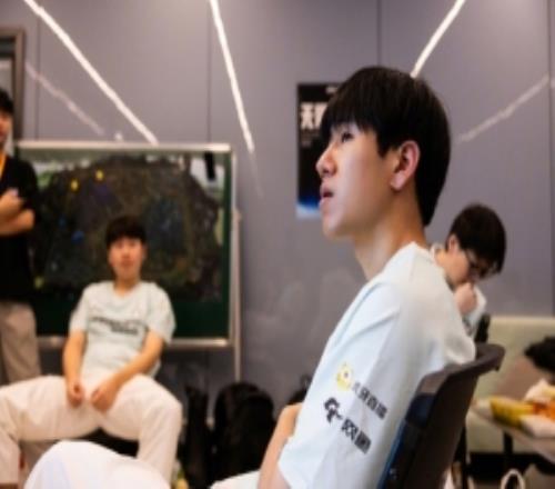 解说米勒：旮旯燃尽了！太夸张了，ig赢一把好难