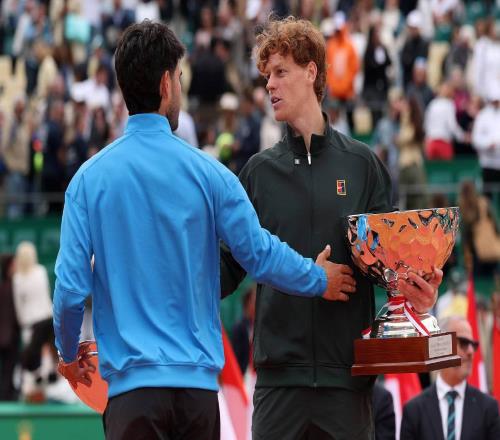 莫拉托格魯：辛納更像納達(dá)爾，他有著與其相近的心態(tài)，而阿卡沒(méi)有