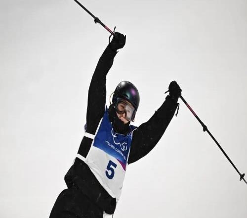 除夕夜谷愛凌大跳臺再摘一銀