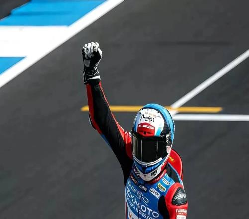 中國首冠！拳打杜卡迪，腳踢雅馬哈，張雪活成了摩托車圈的雷軍