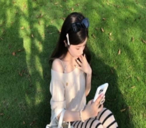 Letme妻子分享日常生活照：昨天带小爱去山姆空肚子去吃成球出来