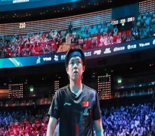 王楚欽逆轉(zhuǎn)晉級乒乓球世界杯8強