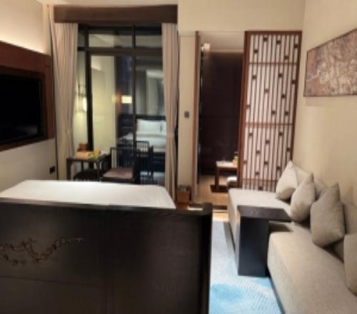 媒體人分享濮院電競節(jié)住宿：這住得也太好了搞電競確實下血本了