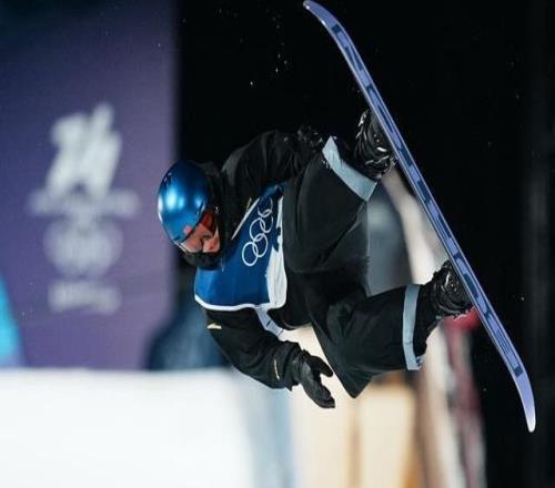 受天氣影響賽程改期，蘇翊鳴單板坡障提前亮相