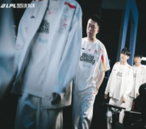 光环不再！Xiaohu生涯首次未能从冒泡赛成功突围此前四次全部晋级