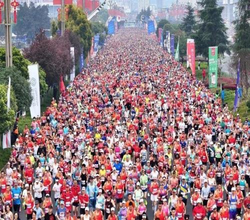 新華社評(píng)馬拉松“2.0時(shí)代”：減量，是為了提質(zhì)！