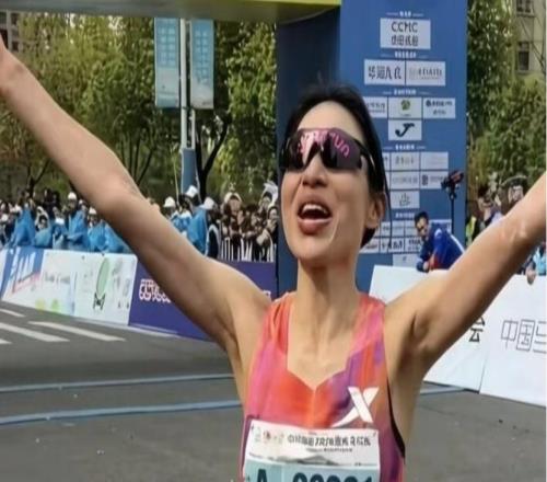 張水華斬獲辭職后首個(gè)全馬冠軍，獎(jiǎng)金4萬(wàn)元