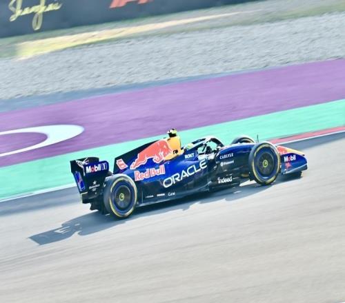 現(xiàn)場F1中國大獎賽首日，全球車迷“進(jìn)站”上海嘉定