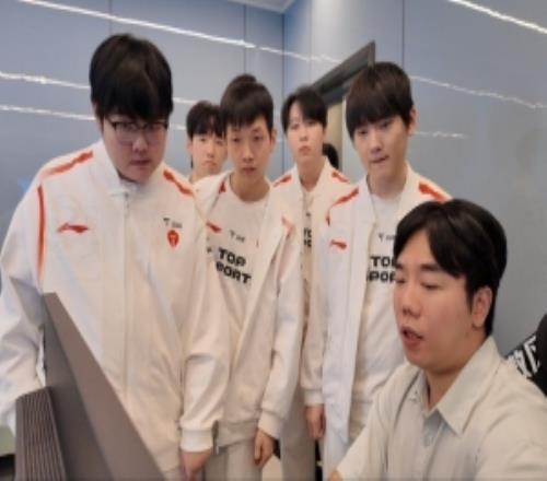 TES發布對陣BLG賽場VLOG：從失利獲取經驗，把握好逆勢上揚的機會