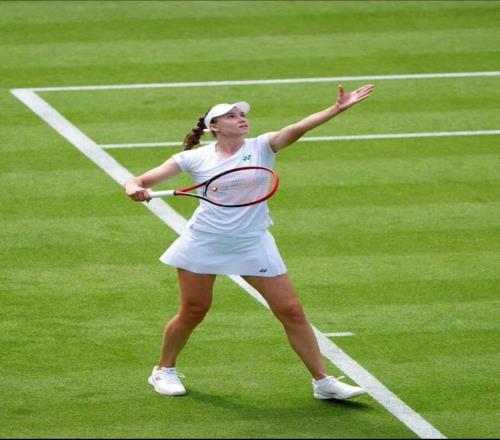 為了沖擊世界第一，萊巴金娜選擇暫時放下國家榮譽