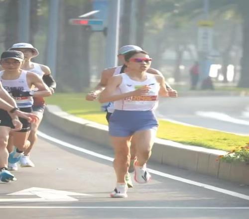 “最快女護士”再登馬拉松領獎臺！近50天獲超20萬元獎金