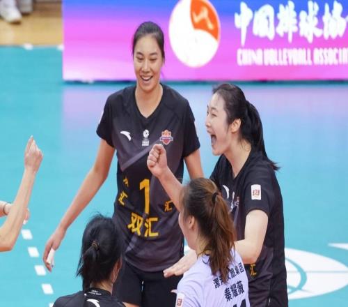 恭喜！中國(guó)女排20歲1米98接應(yīng)崛起：朱婷師妹沖上得分榜第十