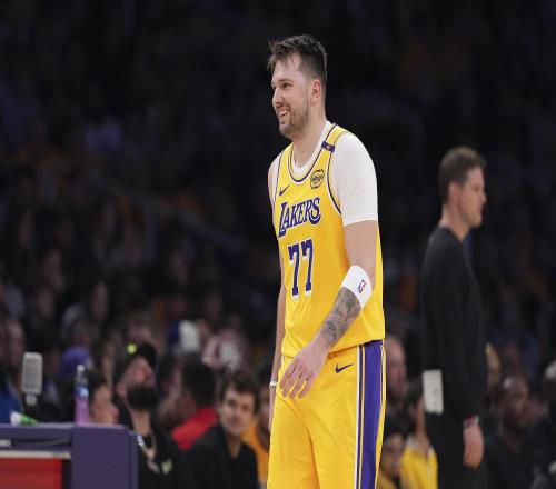 ESPN：湖人最重要的一块拼图已就位，有了东契奇便拥有未来的超级巨星