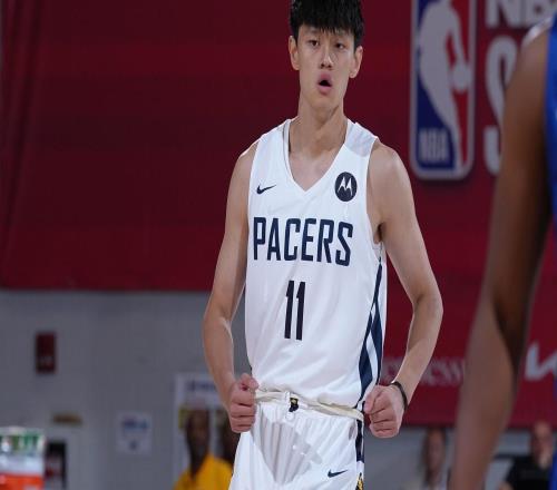 博主谈曾凡博与篮网签约：他的打法适合NBA潮流