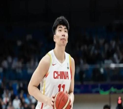 他是CBA版李月汝！放弃一年600万高薪：跑欧洲一个月只赚1.6万